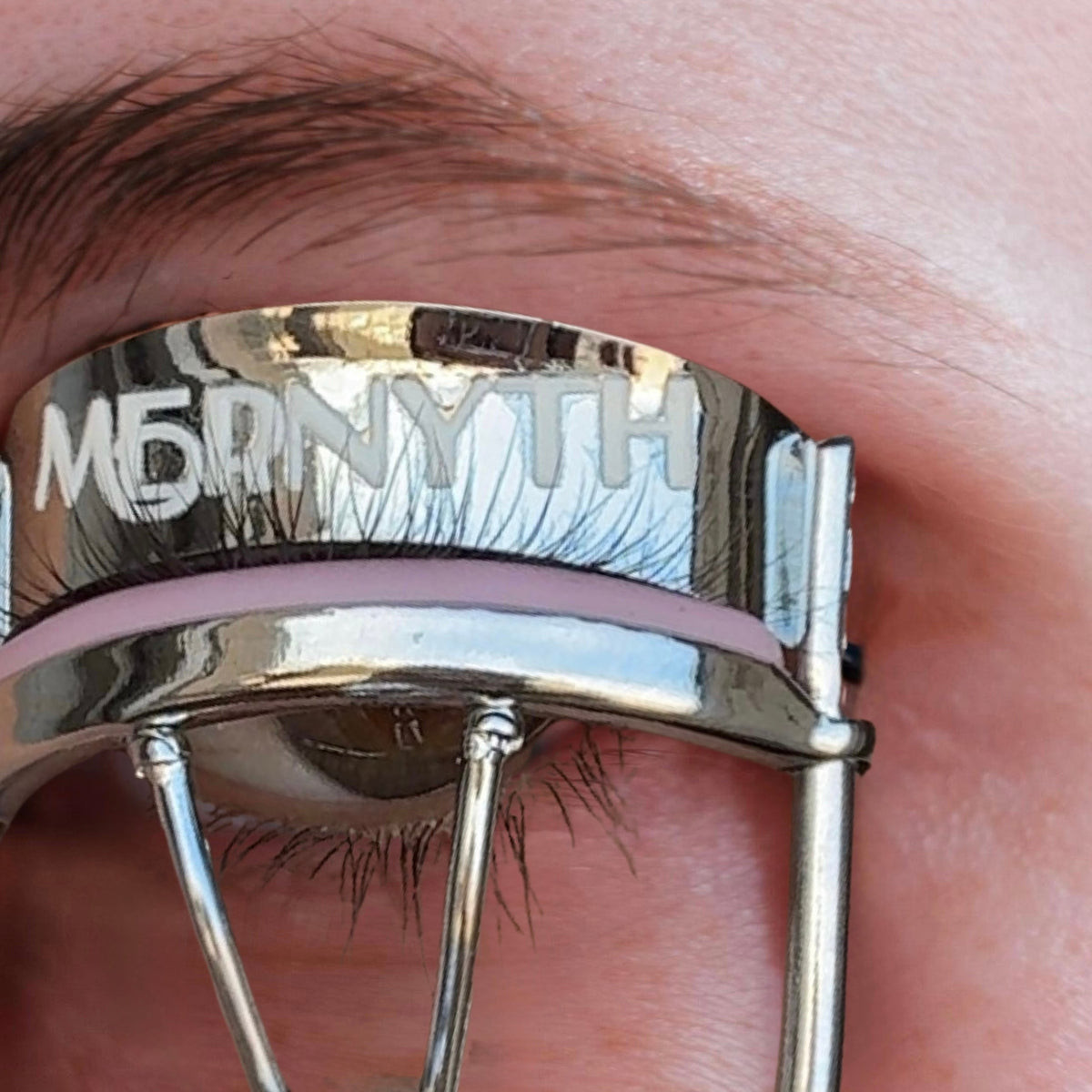 Pink Frost Eyelash Curler